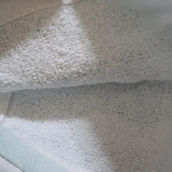 2 Snowy Winter Snowman themed Hand Towels - Picture 5 of 7